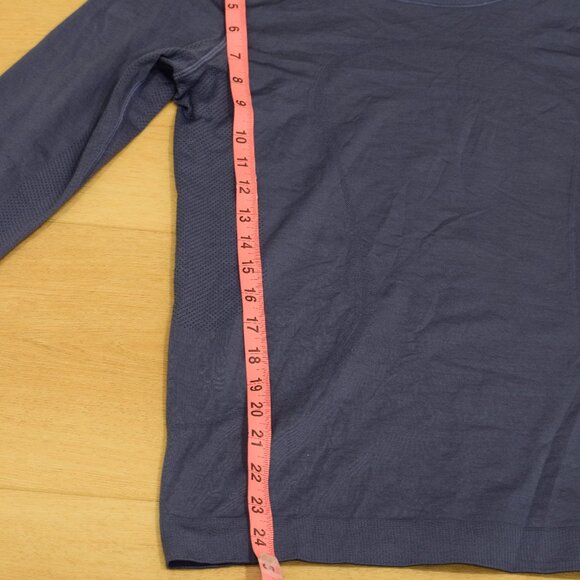 ✨Blue Lululemon Women's Long Sleeve Top – Soft Blue Beauty ✨ - Picture 6 of 7